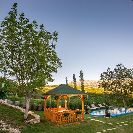 בית הארחה Nikšić 	Cozy House Ostrog מראה חיצוני תמונה