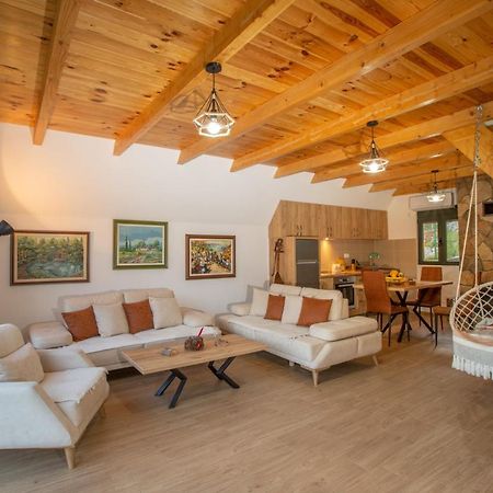 בית הארחה Nikšić 	Cozy House Ostrog מראה חיצוני תמונה
